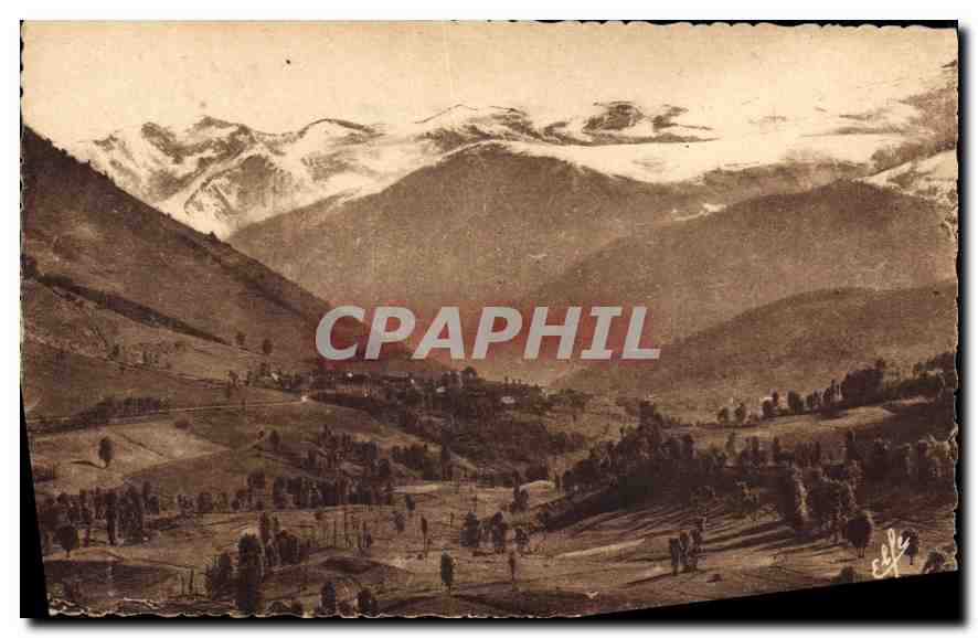 Valley of Oueil — View of the High Frontier Chain — Pyrénées-Océan Editions