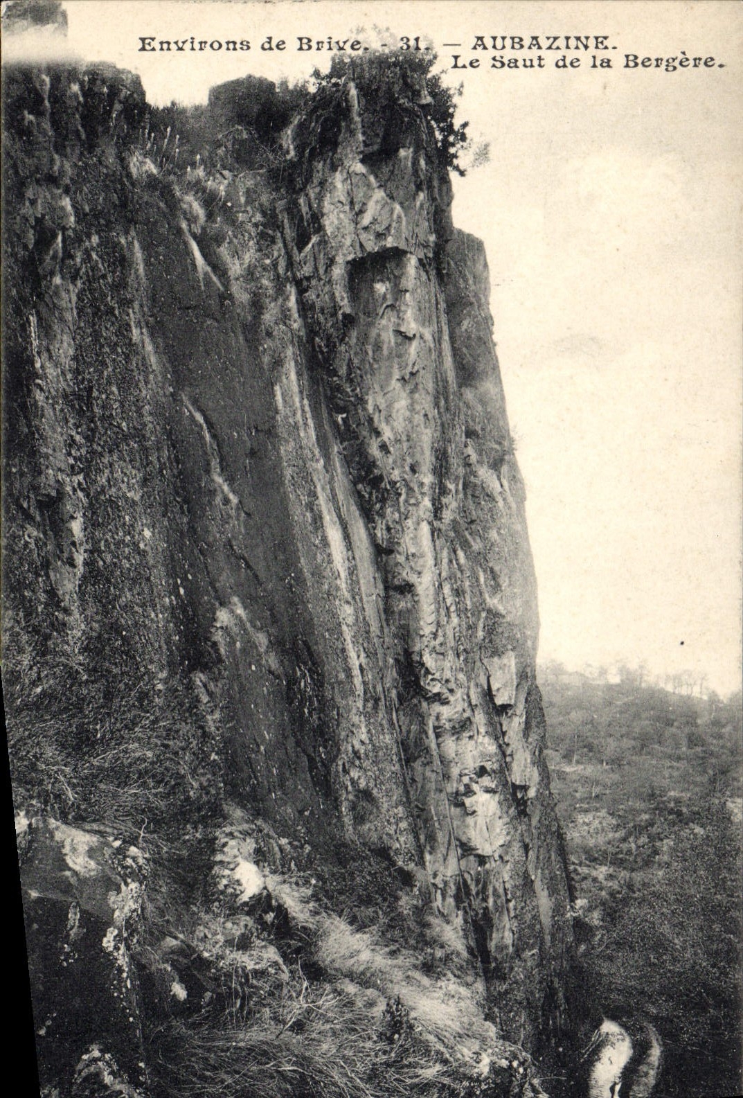 CPA Environs de Brive Aubazine Le Saut de la Bergere 