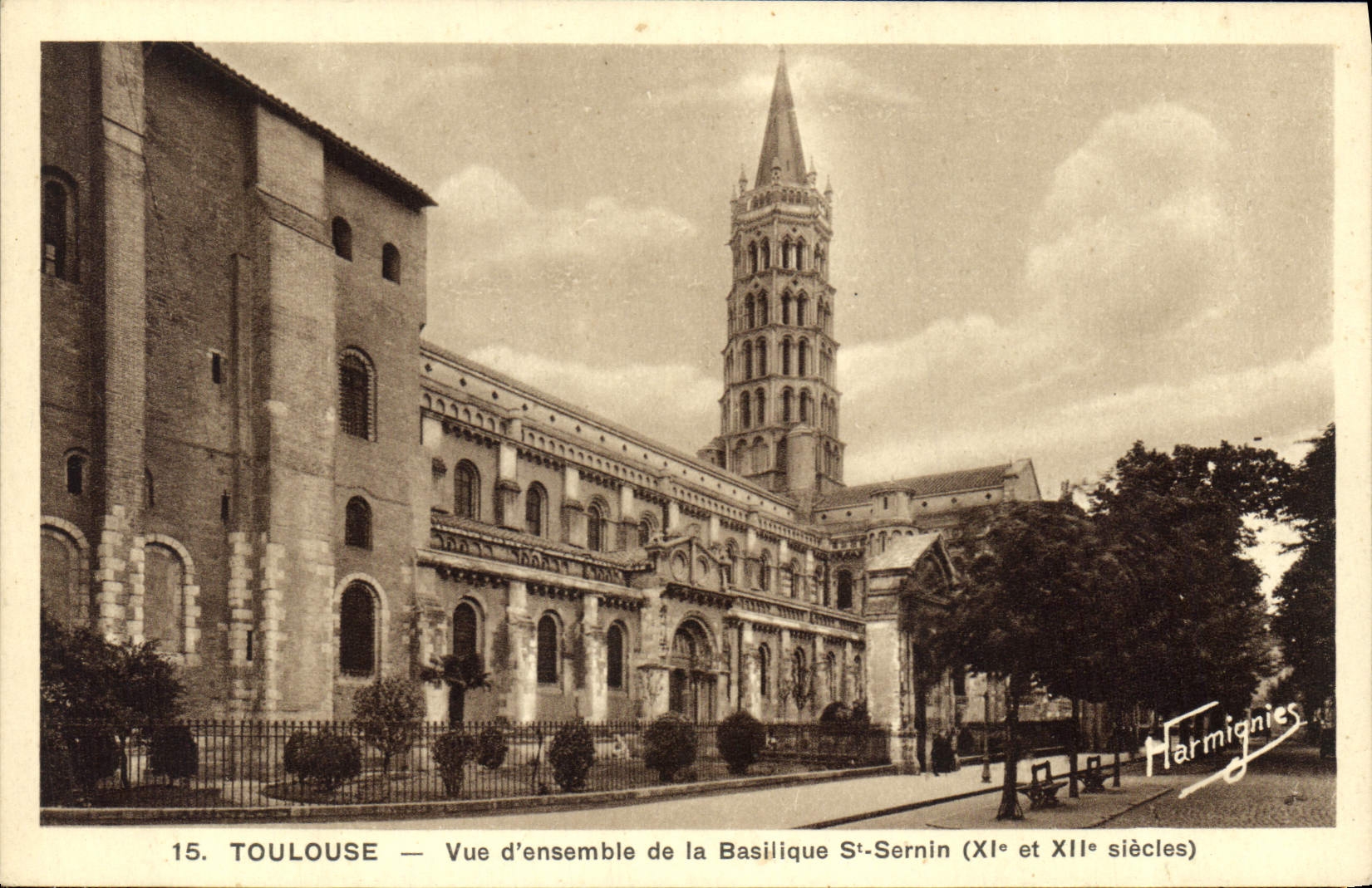 Toulouse — Vue d'ensemble de la Basilique St-Sernin (XIe et XIIe siècles) — Harmignies