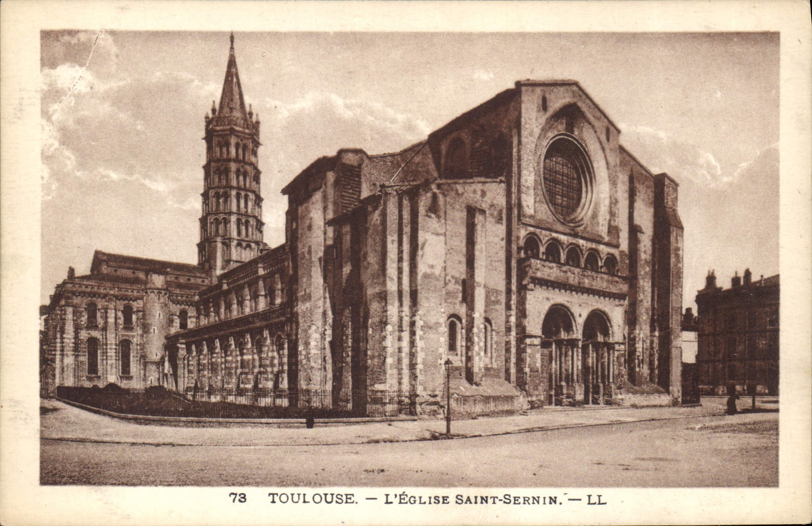 Toulouse — L'Église Saint-Sernin — LL
