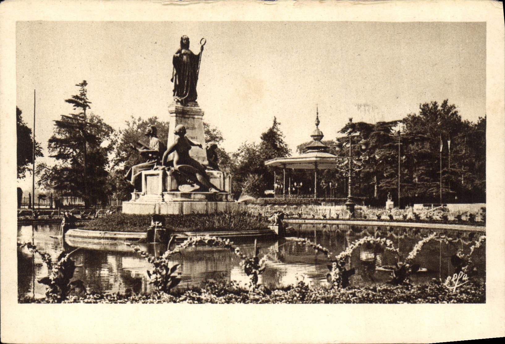 Le Grand Rond - Statue de Clémence Izauré, Toulouse — Édition Pyrénées-Océan