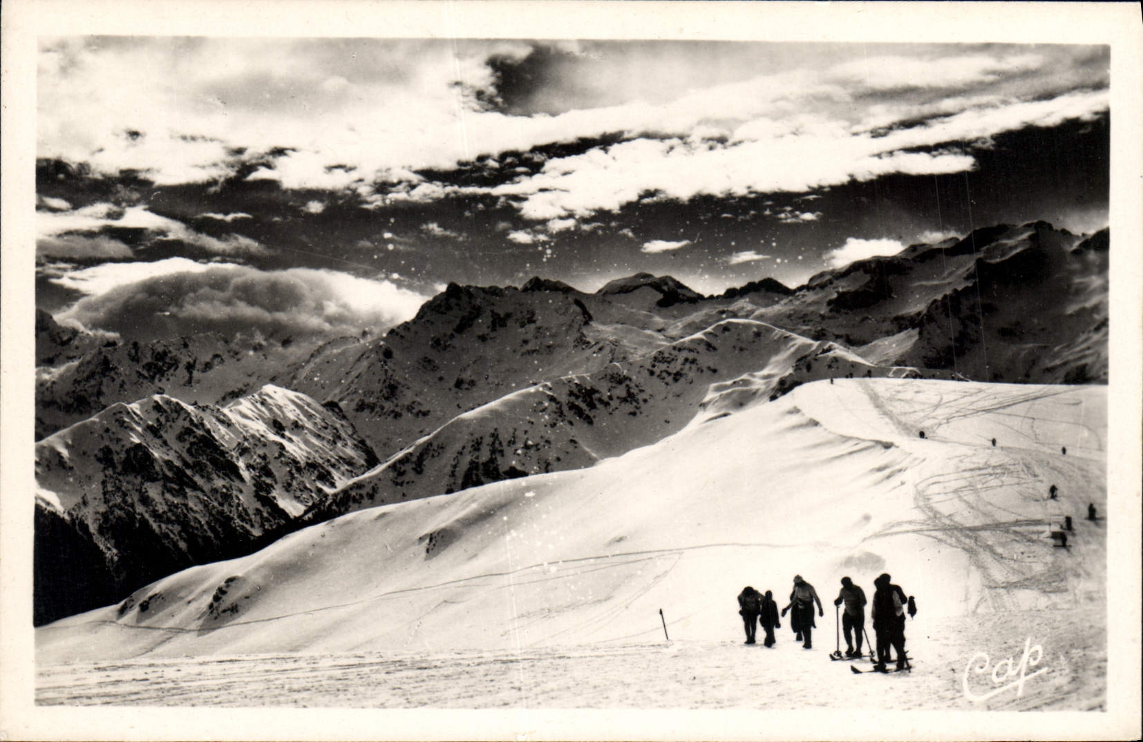 CPA Superbagneres Vue sur les Monts Maudits 