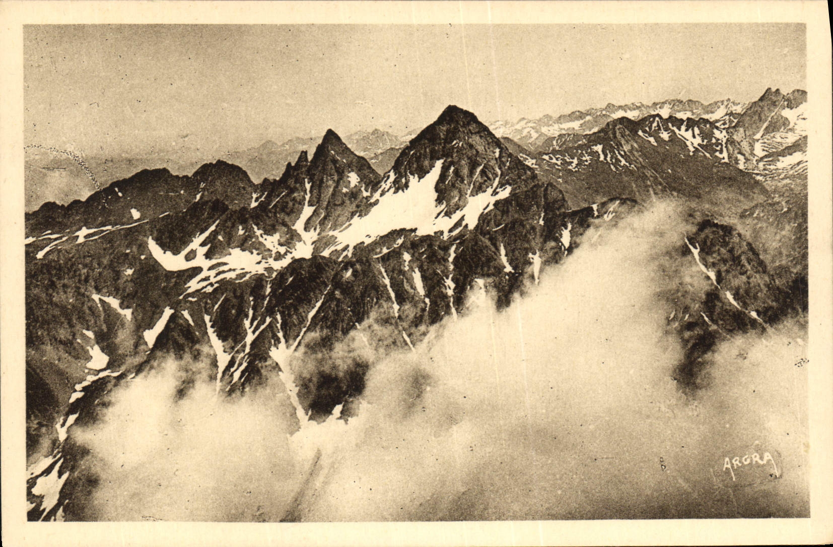 View of the mountains of the Val d'Aran — Luchon — publisher Les Arts Graphiques, Toulouse