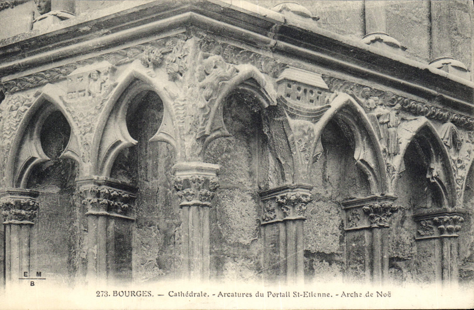 CPA Bourges Cathedrale Arcatures du Portail St Etienne Arche de Noe 