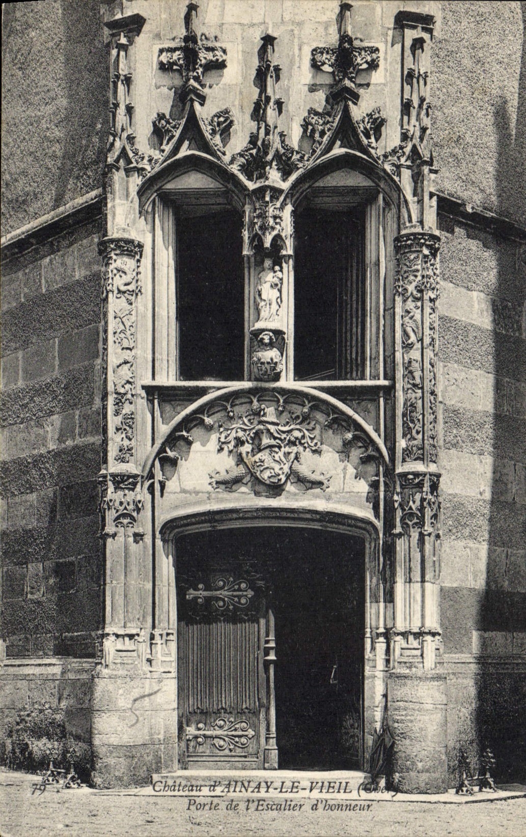 Château d'Ainay-le-Vieil — Porte de l'Escalier d'honneur — Éditeur non identifié, n°79