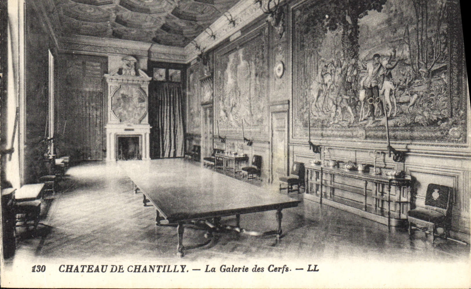 Château de Chantilly — La Galerie des Cerfs — LL