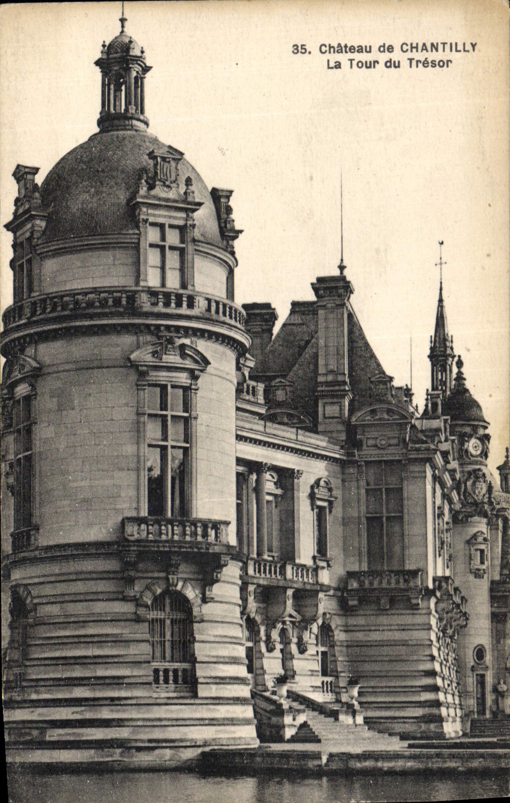 CPA Chateau de Chantilly La Tour du Tresor 