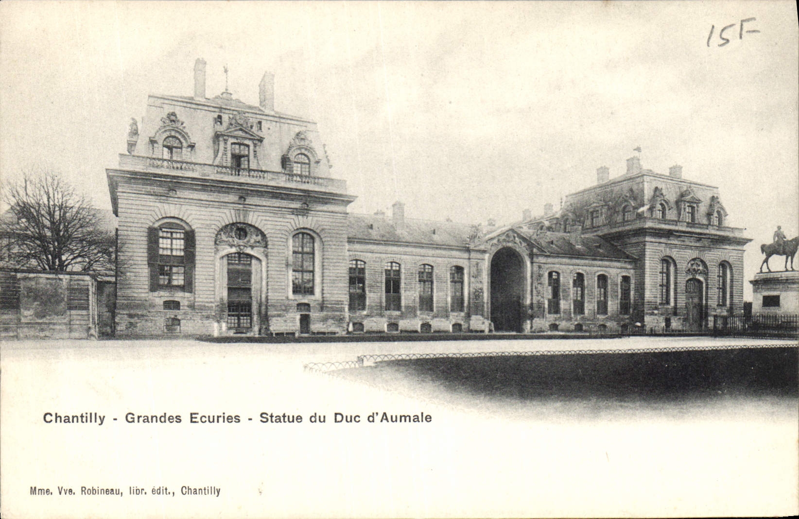 CPA Chantilly Grandes Ecuries Statue du Duc d'Aumale 