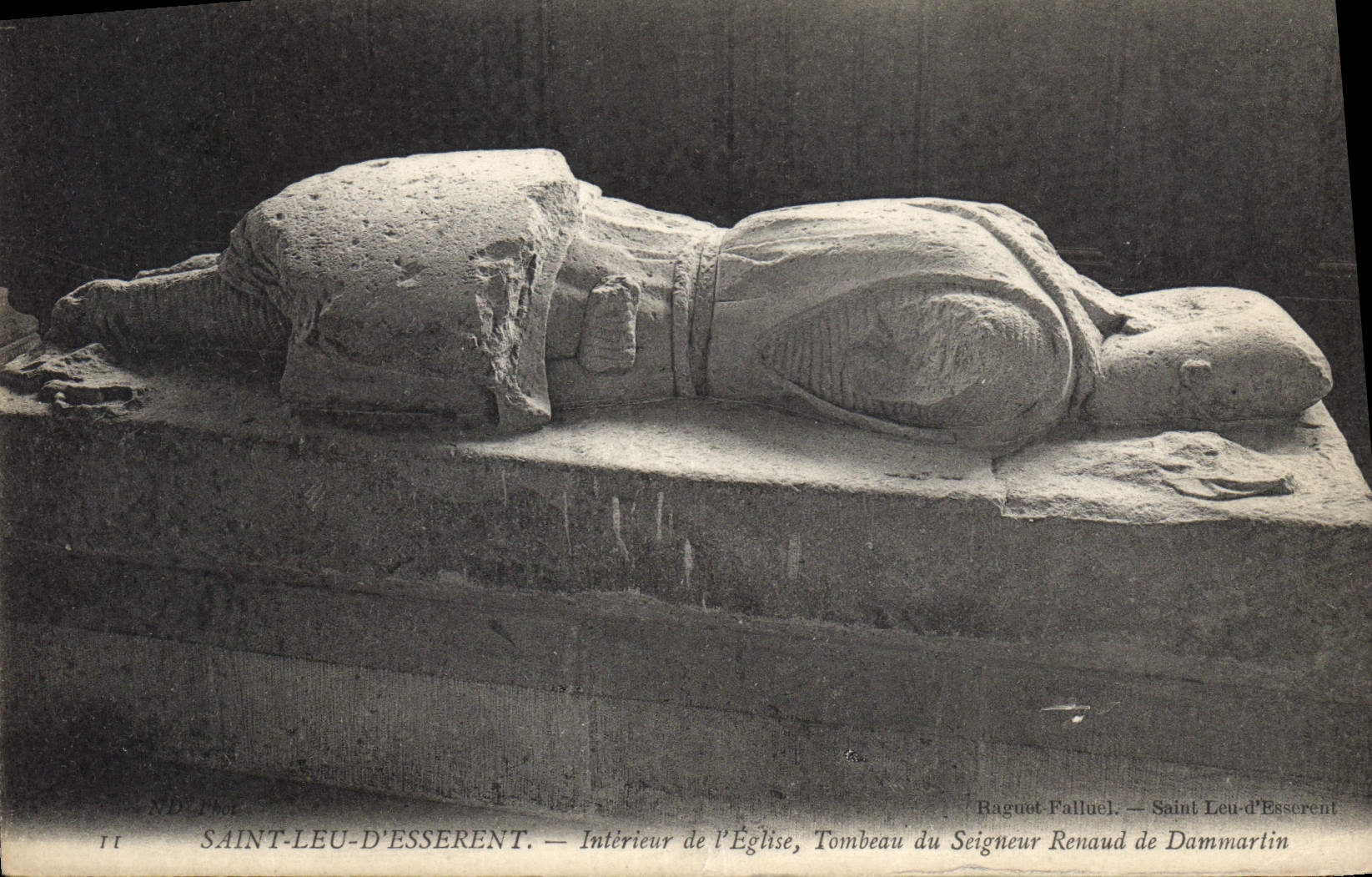 CPA Saint Leu D'Esserent Interieur de l'Eglise Tombeau du Seigneur Renaud de Dammarlin 