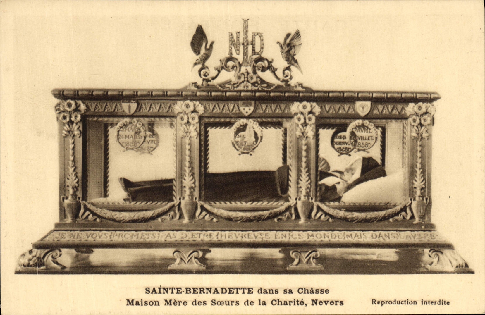 CPA Sainte Bernadette dans sa Chasse Maison Mere des Soeurs de la Charite Nevers 