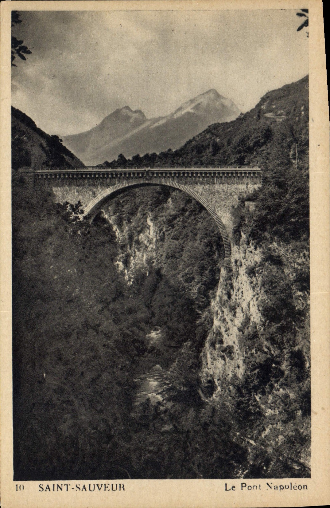CPA Saint Sauveur Le Pont Napoleon 