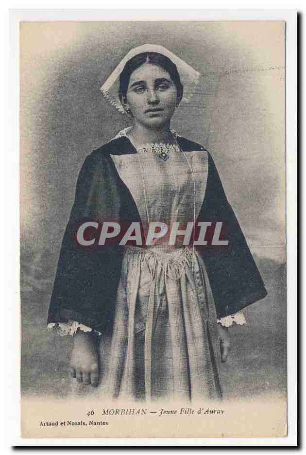 fille d' Auray pittoresque coiffe bretonne bonnet folklore broderie embroidery headdress costume animation TOP CPA