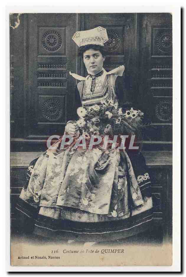 costume de fete femme de Quimper coiffe bretonne bonnet folklore broderie embroidery headdress animation CPA