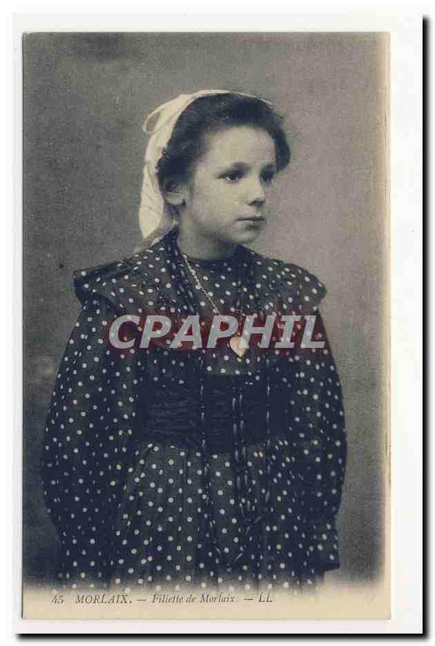 fillette de MORLAiX pittoresque coiffe bretonne bonnet folklore broderie embroidery headdress costume animation CPA