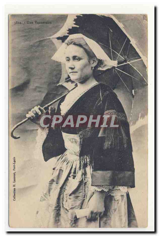 une Vannetaise Ombrelle Parapluie coiffe bretonne folklore broderie embroidery headdress costume animation CPA
