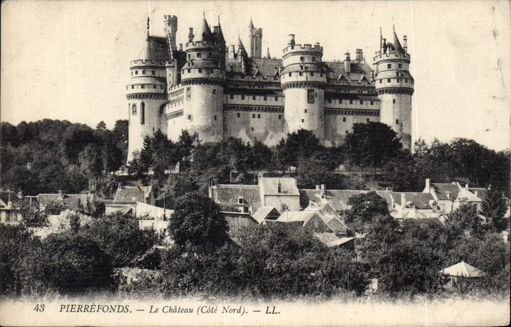 Pierréfonds — Le Château (Côté Nord) — LL.