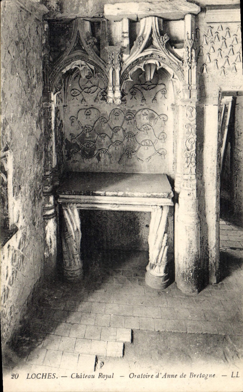 CPA Loches Chateau Roayl Oratoire d'Anne de Bretagne 