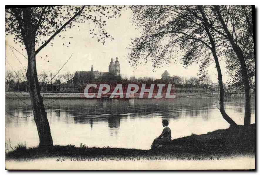 CPA Tours I et L la Loire la Cathedrale et la Tour de Guise