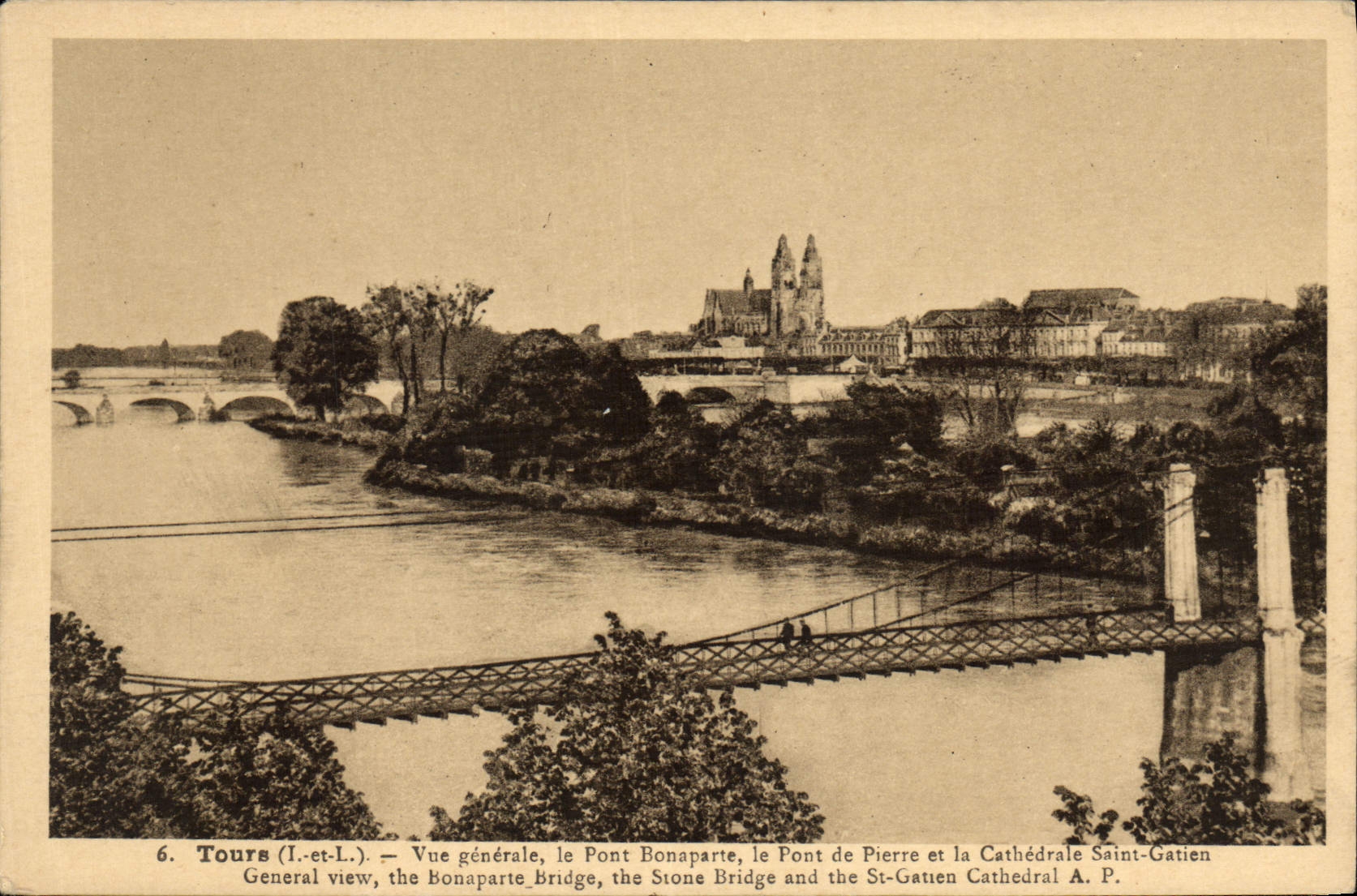 CPA Tours I et L vue generale le Pont Bonaparte le Pont de Pierre et la Cathedrale Saint Gatien 