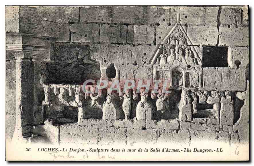 CPA Loches Le Donjon Sculpture dans le mur de la Salle d'Armes 