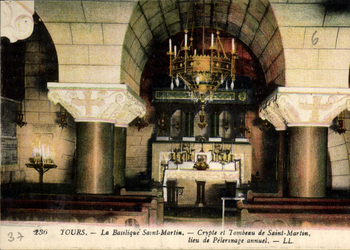 CPA Tours la Basilique Saint Martin Crypte et Tombeau de Saint Martin lieu de Pelerinage annuel 