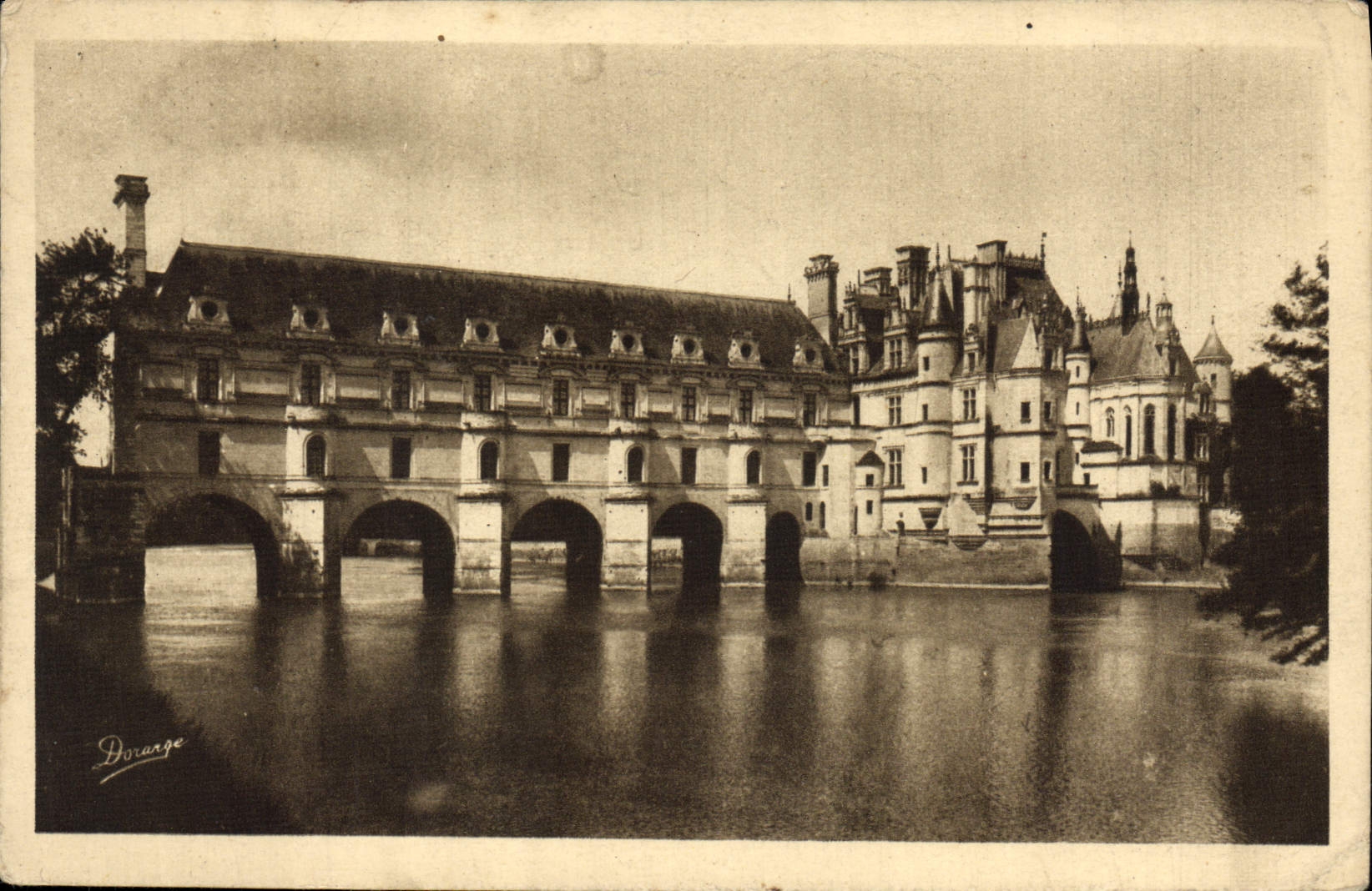 CPA Chenonceaux I et L le Chateau Cote Est construit par Thomas general des Finances et Catherine Br