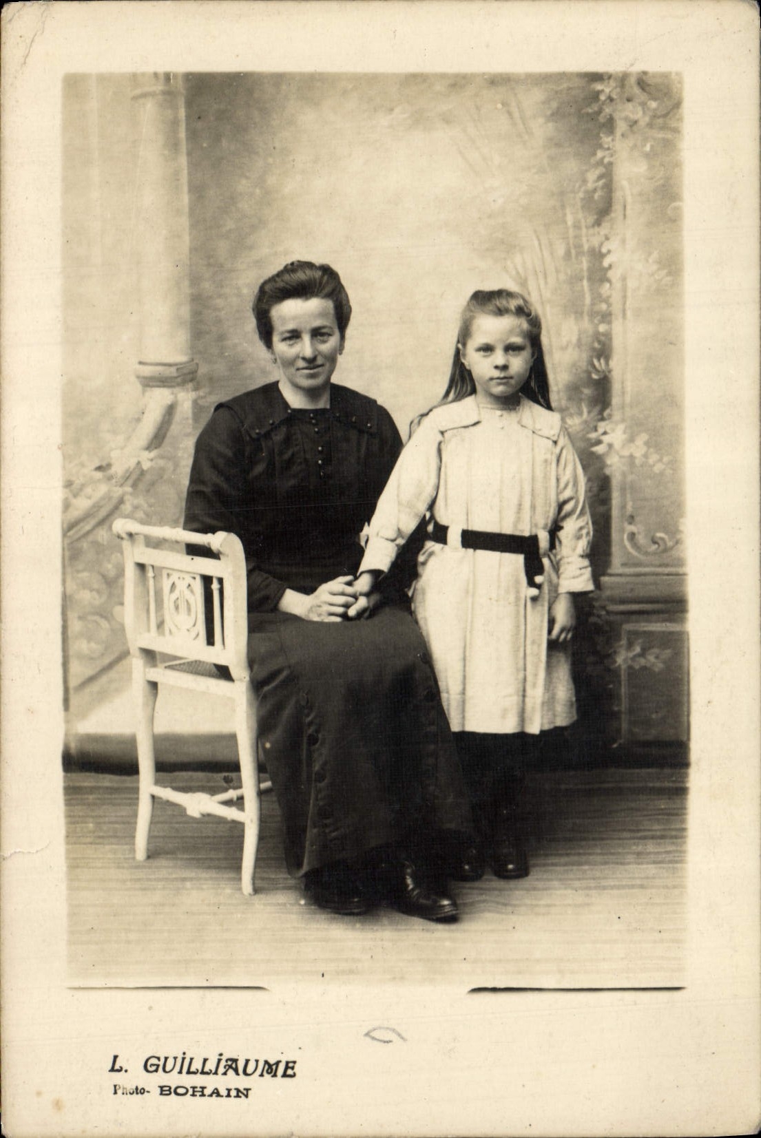 CARTE PHOTO Femme Enfant L Guilliaume photo Bihain 
