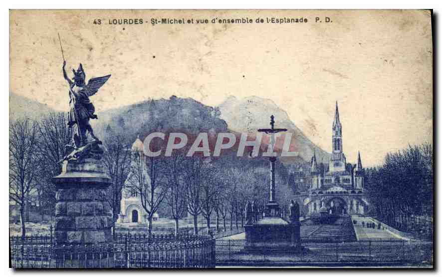 CPA Lourdes St Michel et vue d'ensemble de l'Esplanade 