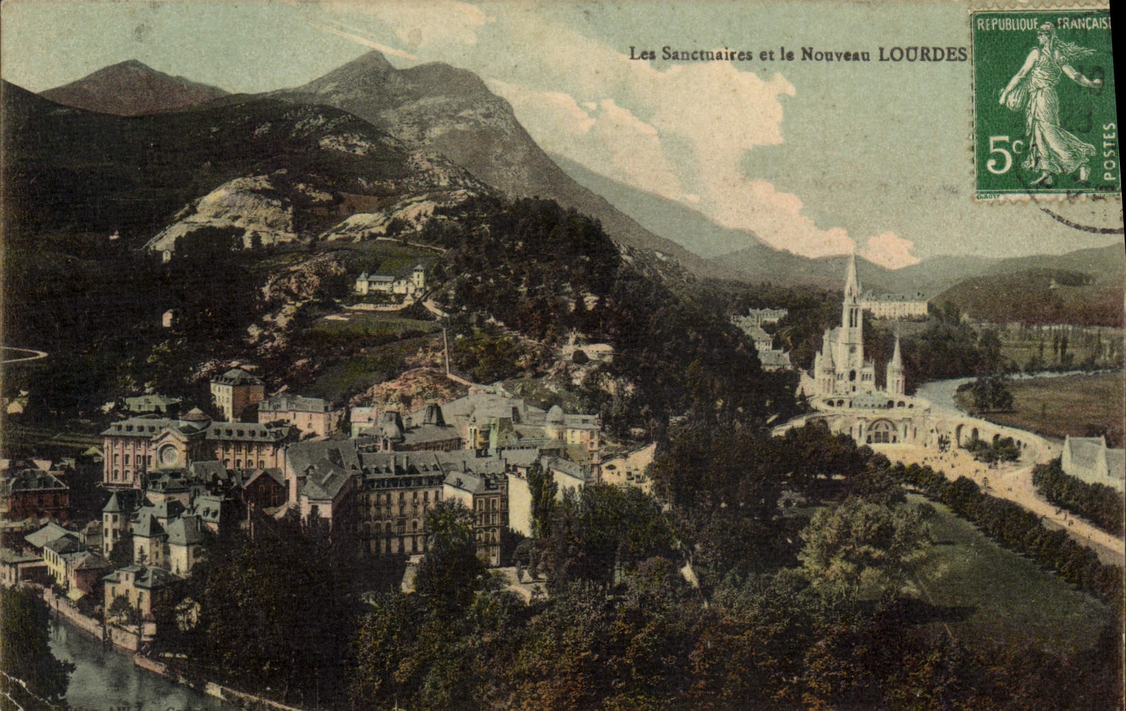 Les Sanctuaires et le Nouveau Lourdes — vue panoramique — éditeur non visible