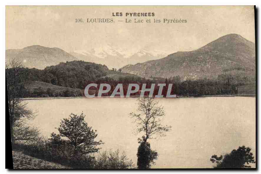 CPA Les Pyrenees Lourdes le Lac et les Pyrenees 