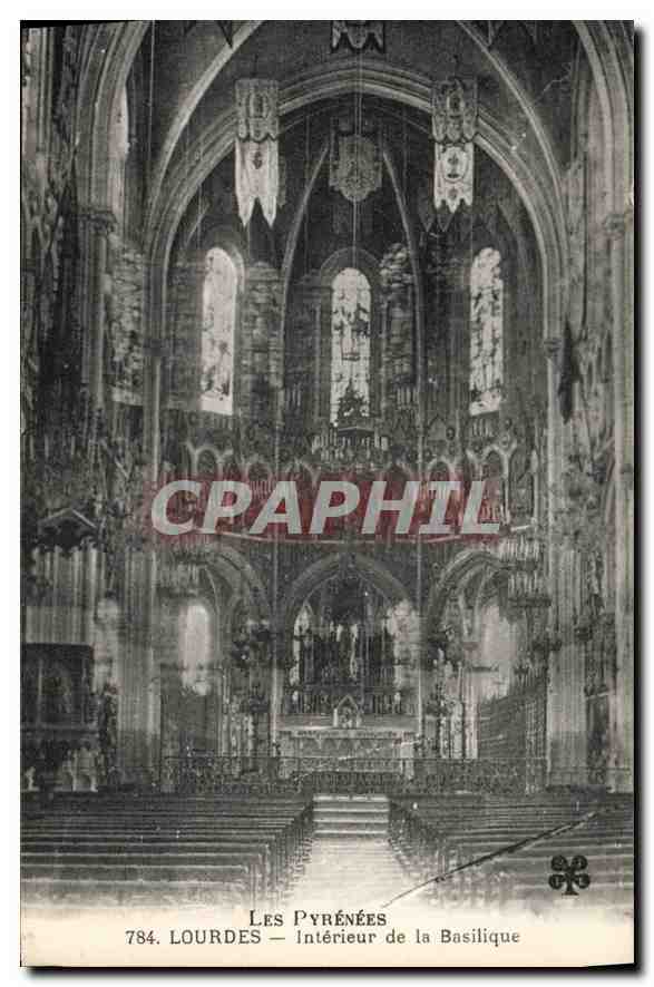 CPA Les Pyrenees Lourdes Interieur de la Basilique 