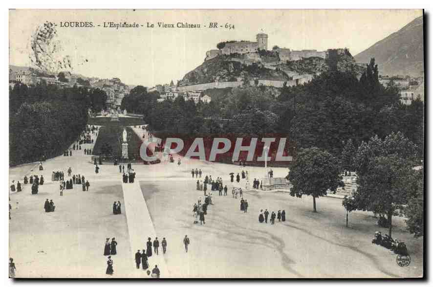 CPA Lourdes l'Esplanade le Vieux Chateau 