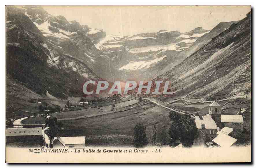 CPA Gavarnie La Valle de Gavarnie et le Cirque 