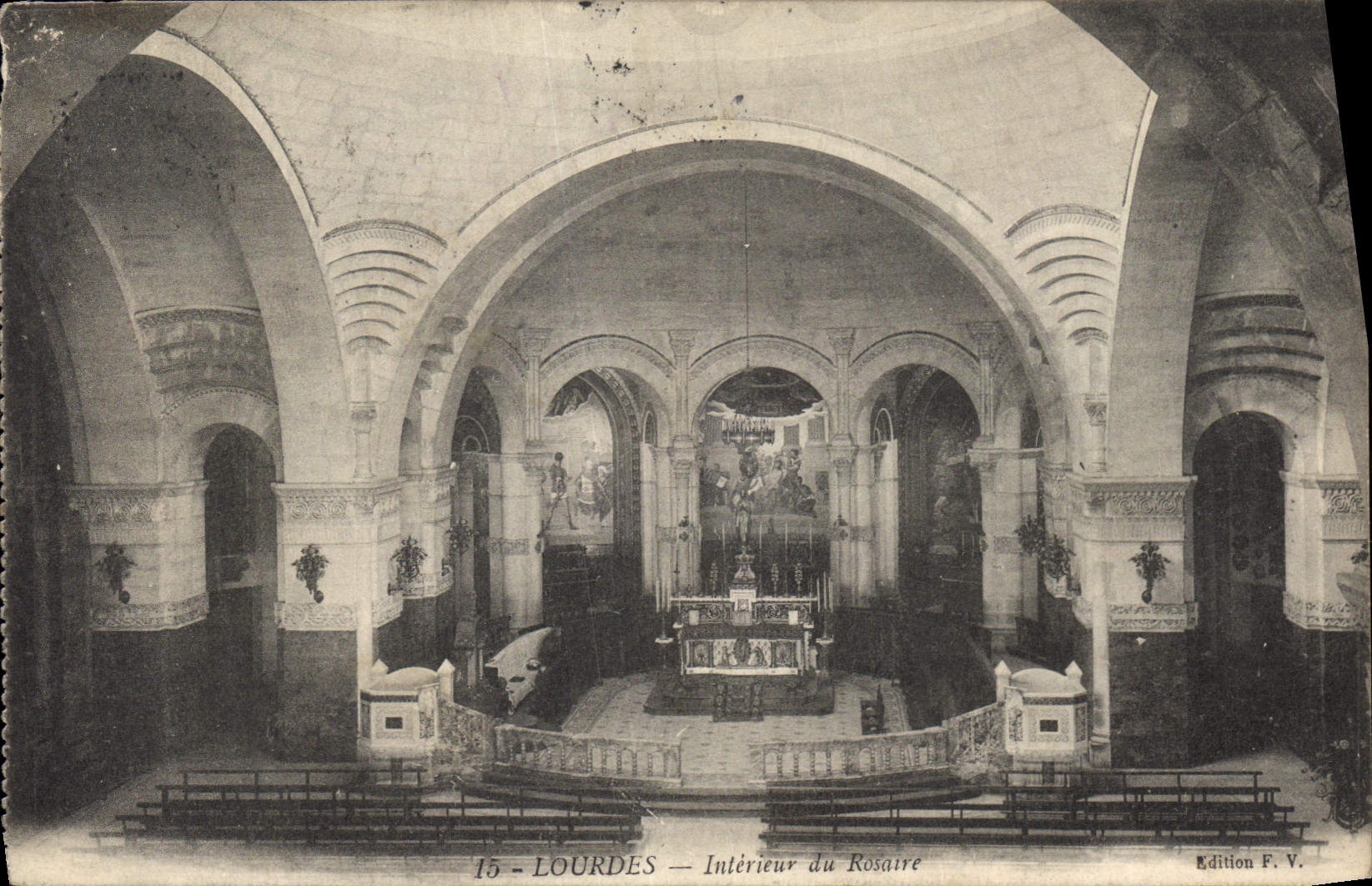 CPA Lourdes Interieur du Rosaire 