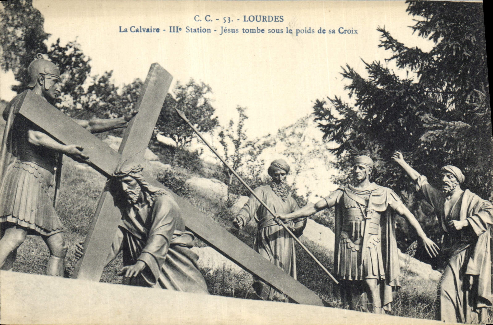 CPA Lourdes La Calvaire Jesus tombe sous la poids de sa Croix 