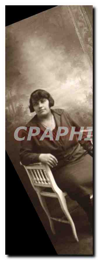 Junge Frau im Sitzen — Studio — L. Brochent, Laon