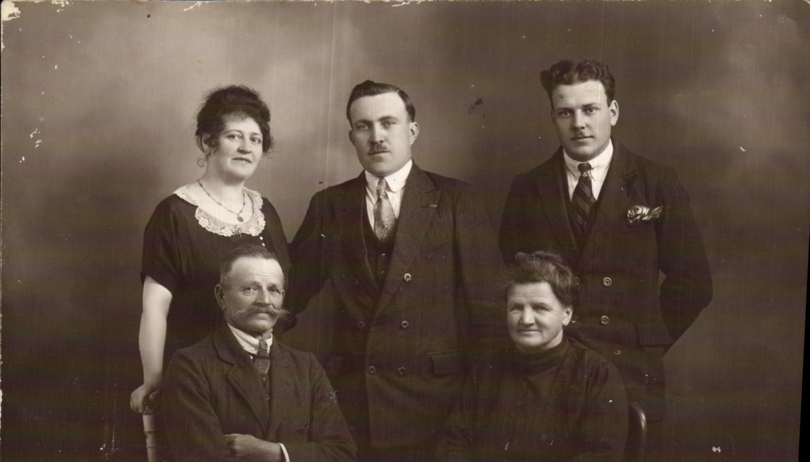 CARTE PHOTO Personnages