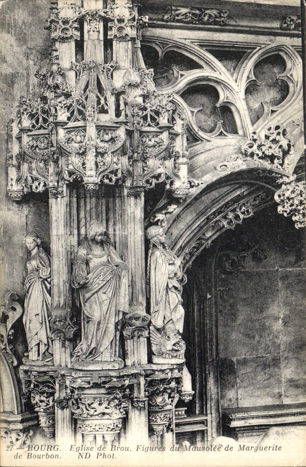 Bourg — Figures du Mausolée de Marguerite de Bourbon — ND Phot.