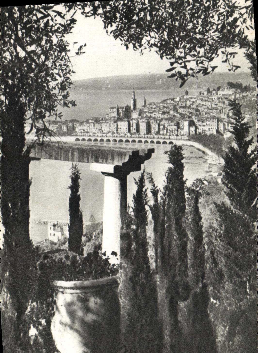 Vue de Nice — vue depuis un jardin — Éd. d'Artunia, N° 06