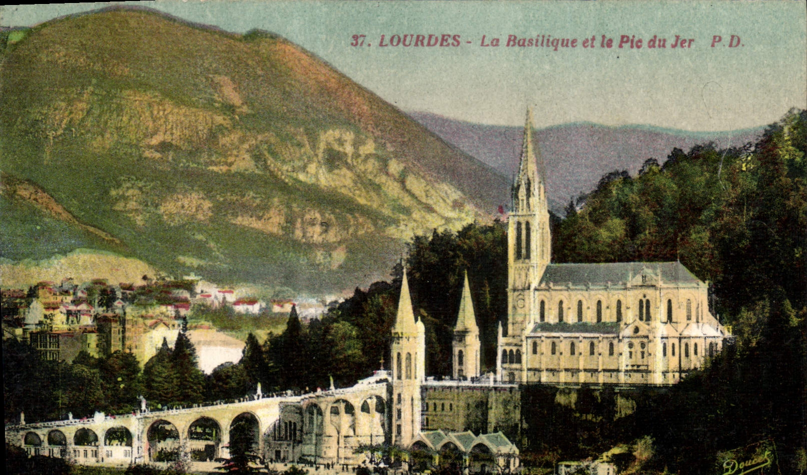 CPA Lourdes La Basilique et le Pic du Jer 