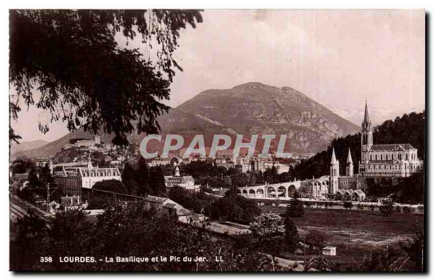 CPA Lourdes La Basilique et le Pic du Jer 