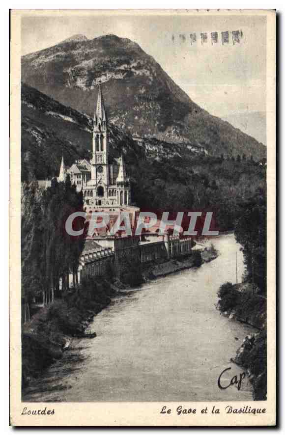 CPA Lourdes Le Gave et la Basilique 