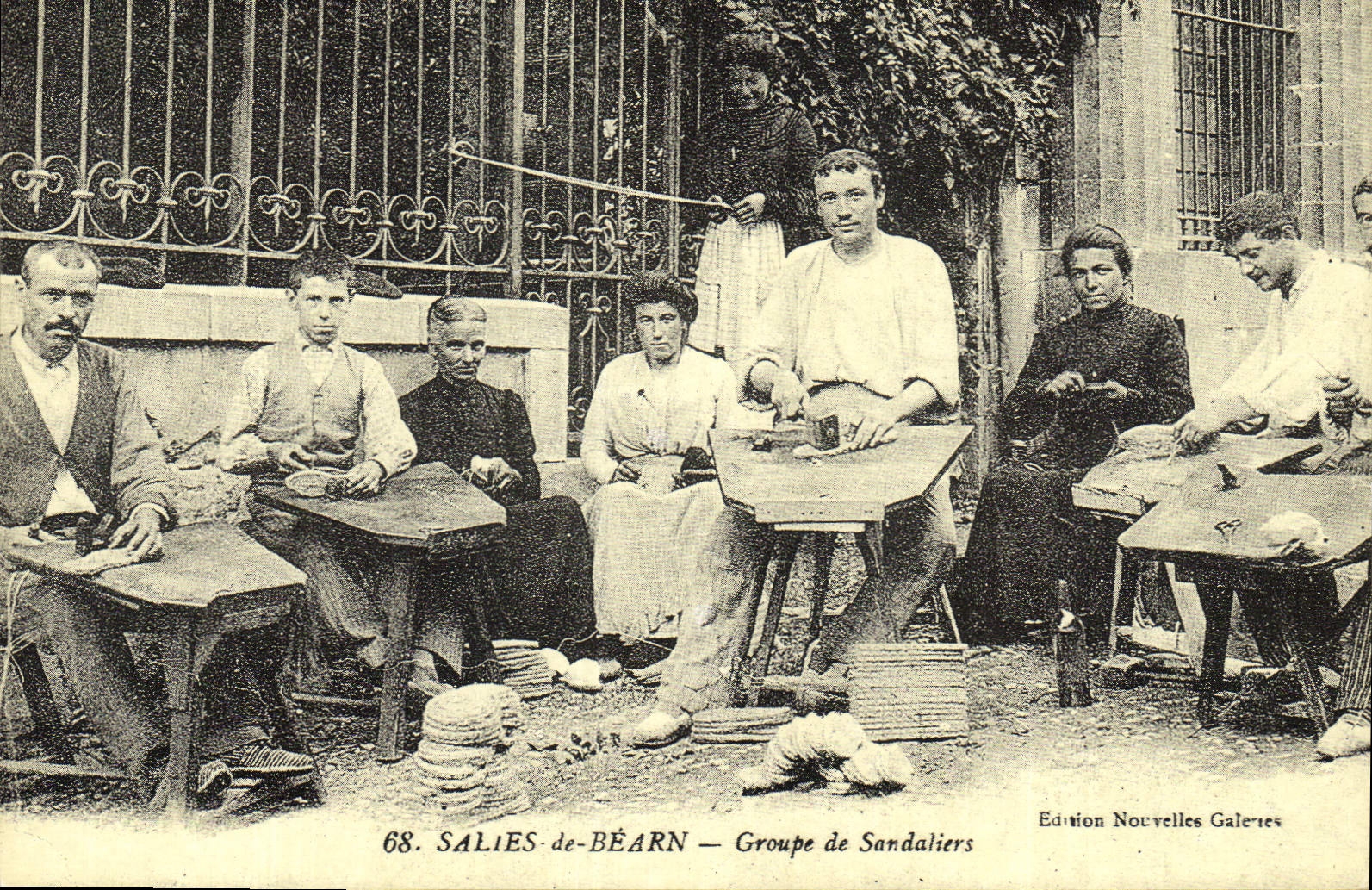 REPRO Salies de Bearn Groupe de Sandaliers 