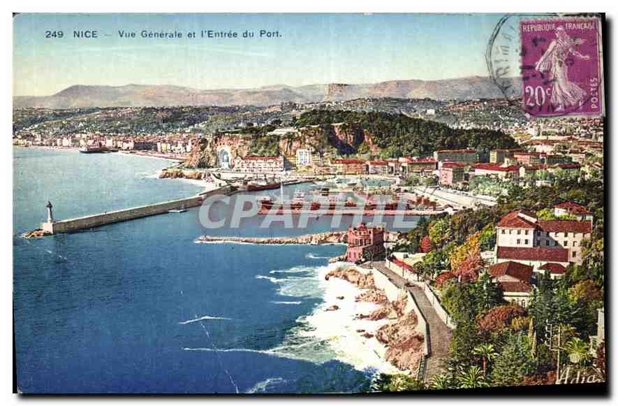 CPA Nice Vue generale et L'Entree du Port 