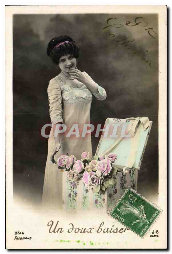 CPA Un doux baiser Femme