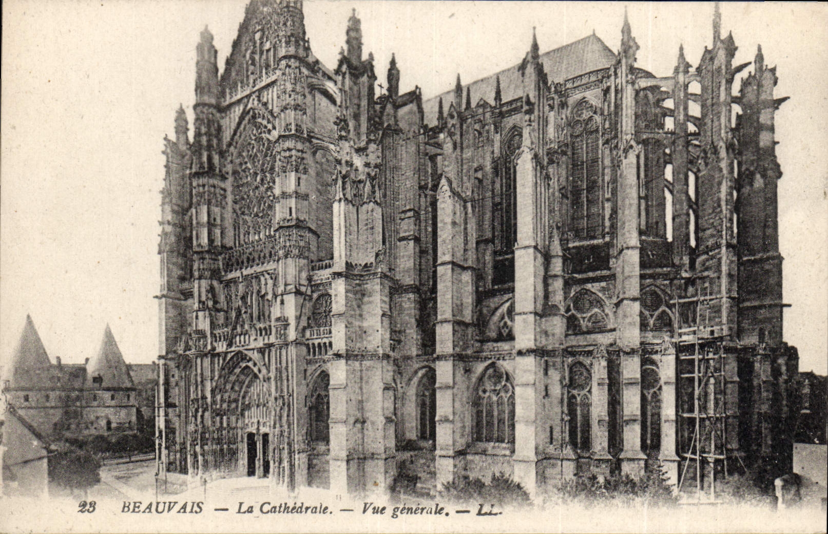 Beauvais — La Cathédrale — Vue générale — LI.