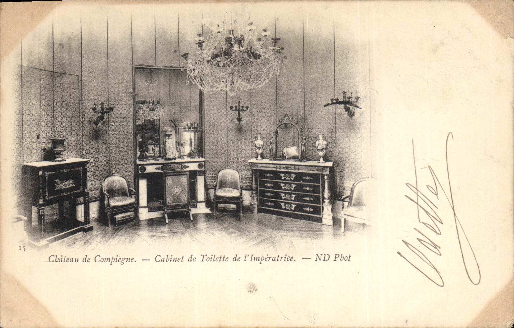 Château de Compiègne — Cabinet de Toilette de l'Impératrice — ND Phot