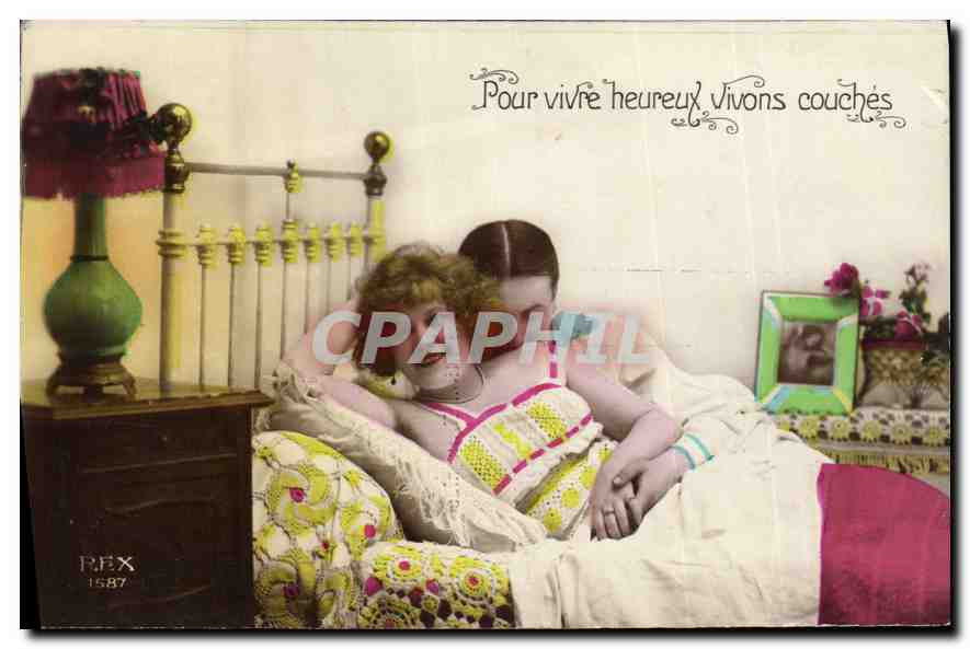 CPA Pour vivre heureux vivons couches 