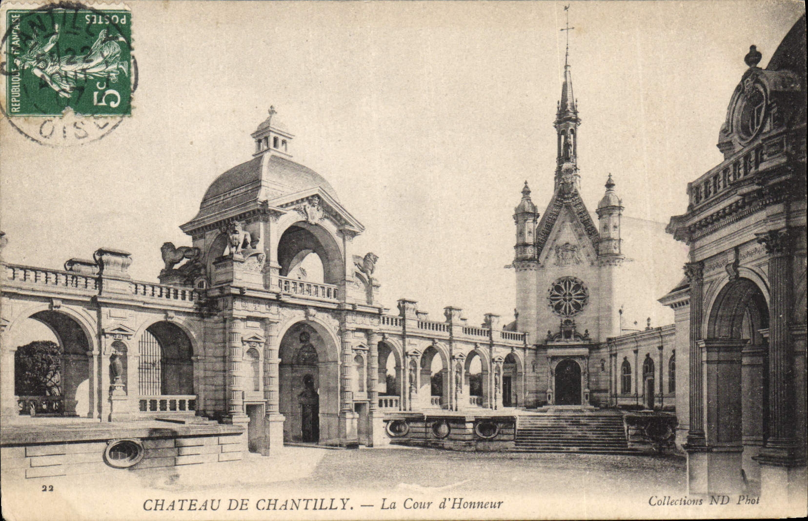 CPA Chateau de Chantilly La Cour d'Honneur 