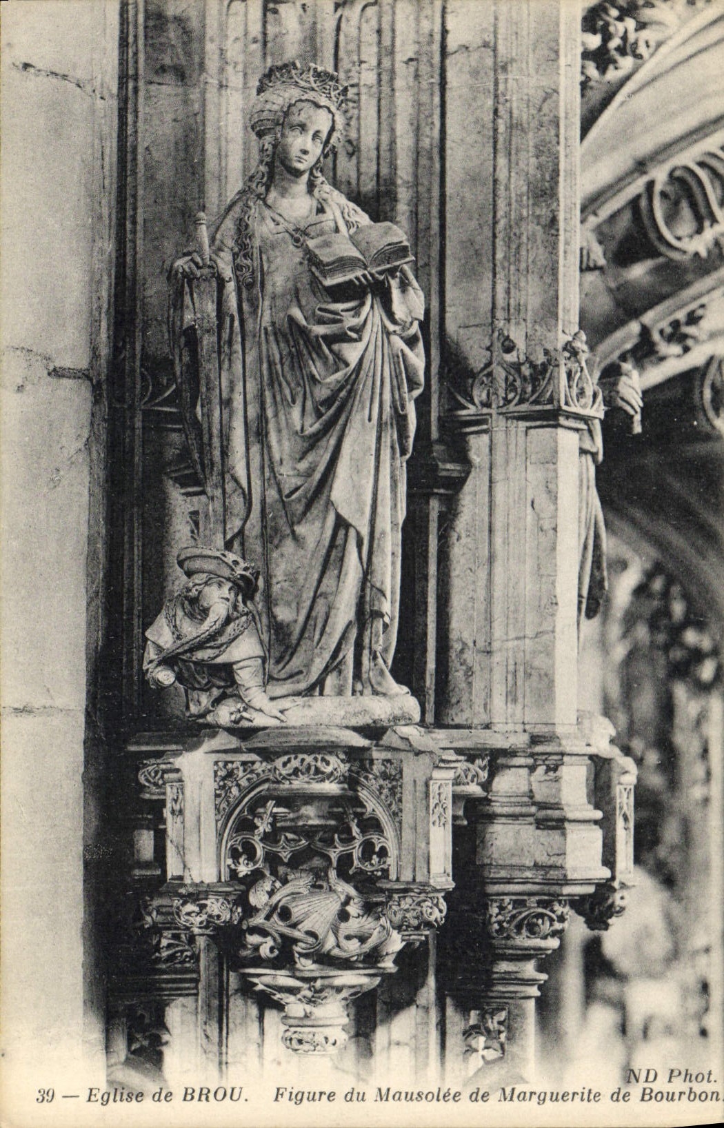 CPA Eglise de Brou Figure du Mausolee de Marguerite de Bourbon 